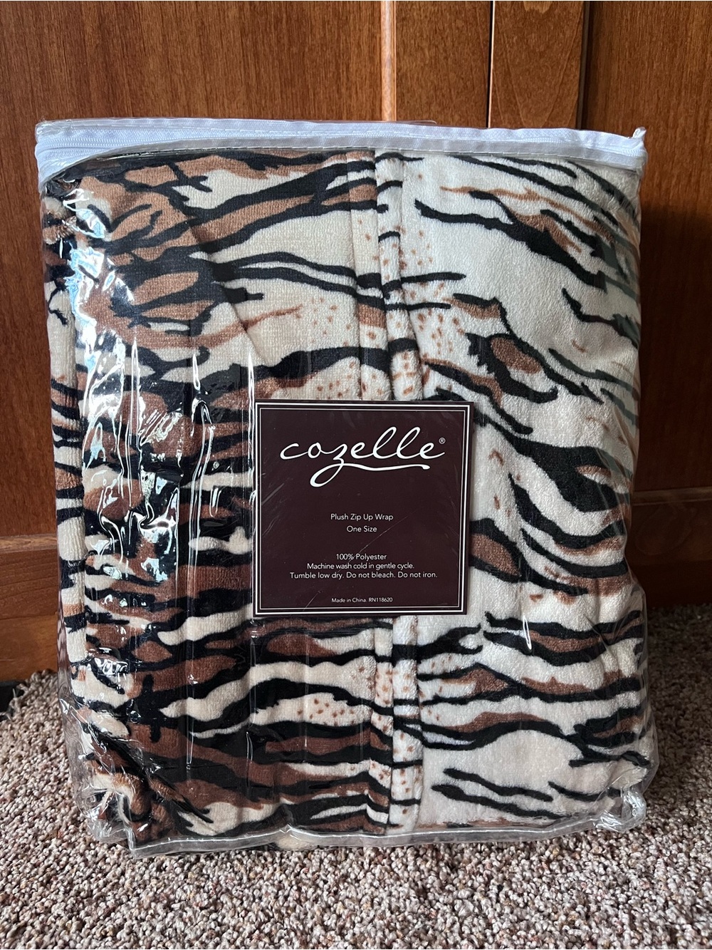 Cozelle Plush Zip-Up Wrap Robe - Brown Tiger Print‎
